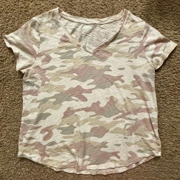 Old Navy brand Woman’s med.Washed out color camo design Great condition No flaws - Picture 1 of 9
